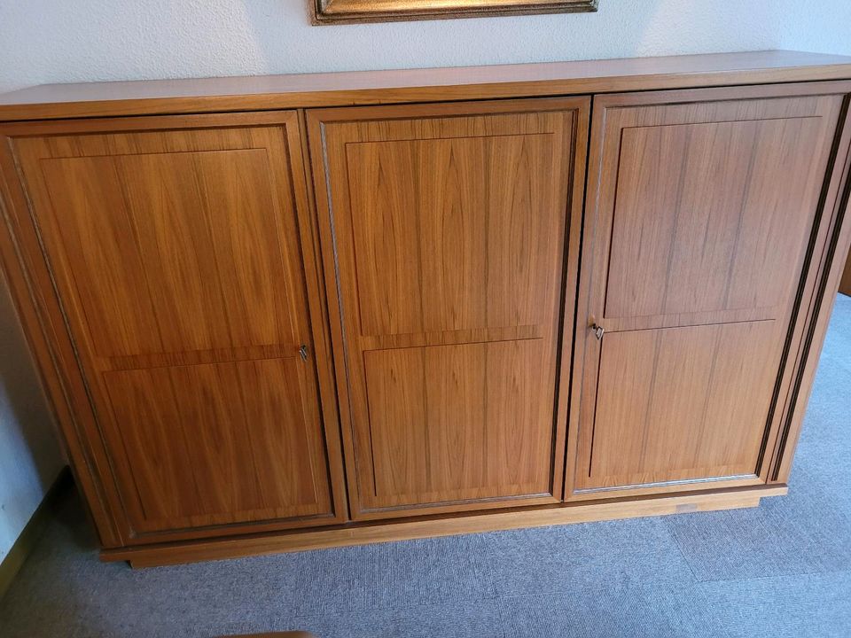 Barschrank Highboard Echtholz 70er Jahre-Stil in Korschenbroich