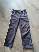 Tommy Hilfiger Hose 116/122 Thüringen - Dippach Vorschau