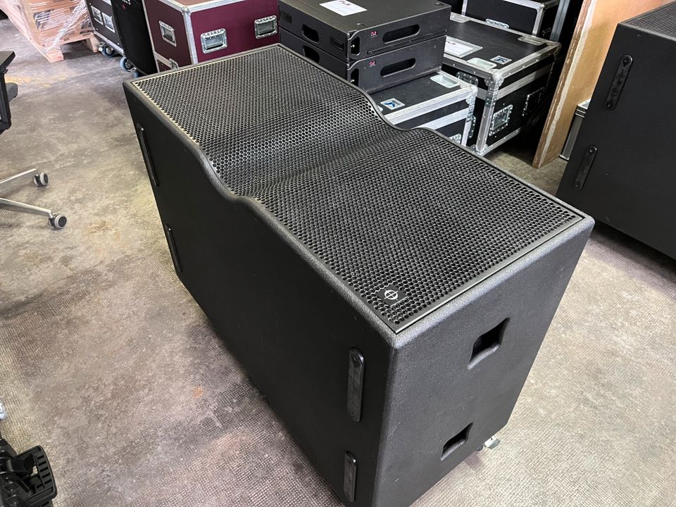 CODA AUDIO SCP Subwoofer 2x 18" in München