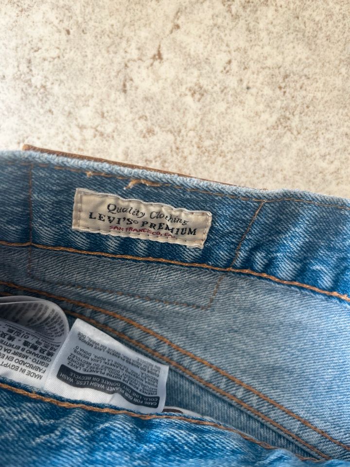Levi‘s Jeans Shorts Kurze Hose Herren 30 Slim Fit in Stuttgart