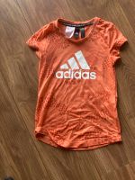 Adidas Shirt Sport Freiteit orange weiß Gr 140 Nordrhein-Westfalen - Ratingen Vorschau