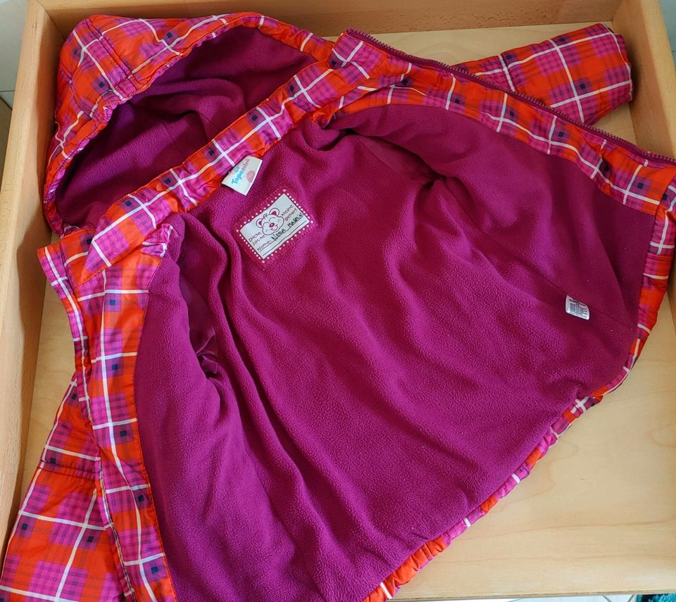 Warme Jacke mit Kapuze für Mädchen Gr. 92 in Schönwölkau-Hohenroda