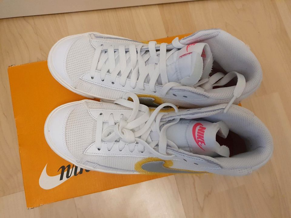 Nike Blazer Damen Sneaker Größe 39 NEU in Gaggenau