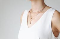 Mehrreihige Y Kette Layered Kette mit Medaillon Stab Anhängern Nordrhein-Westfalen - Hürth Vorschau