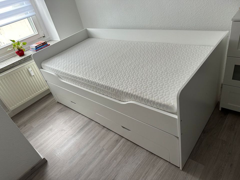 Weißes Kinderbett-Doppelbett in Chemnitz