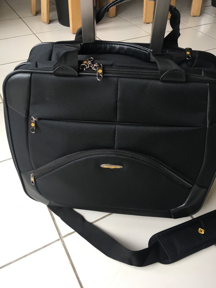 Samsonite Akten/ Laptopkoffer Größe: 43x39x20cm in Hamburg