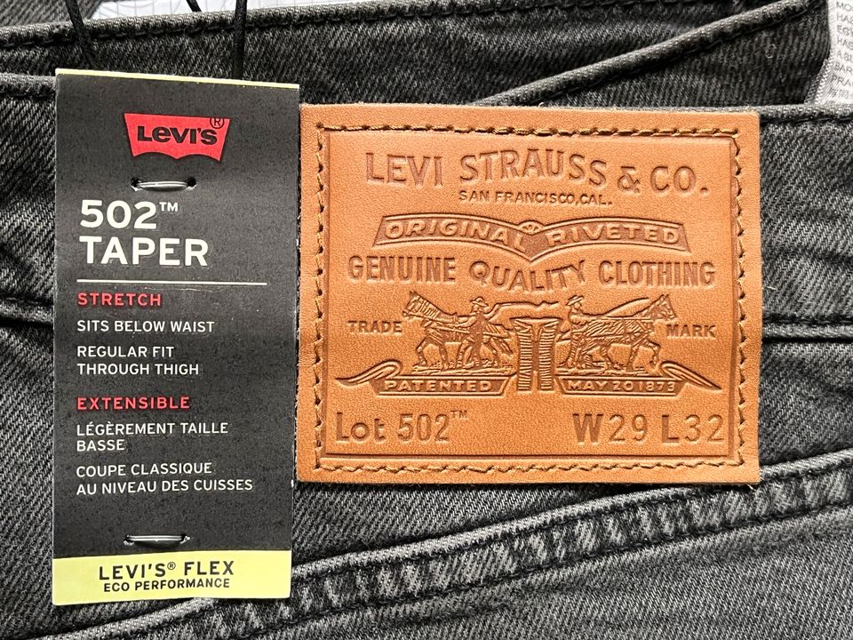 Levi‘s Levis Strauss 502 Taper flex Jeans 29 / 32 in Stuttgart
