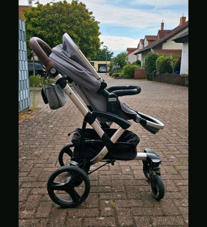 Kinderwagen Bonavi mit Babyschale und Sportsitz in Ludwigshafen