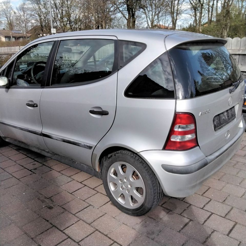 Mercedes-Benz A 160 A -Klasse AUTOMATIK in Holzkirchen