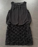 Schwarzes, kurzes Kleid mit Rosen von Esprit Nordrhein-Westfalen - Kalletal Vorschau