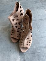 5th Avenue Plateau Sandalen High-Heels beige 39 Hessen - Oberursel (Taunus) Vorschau