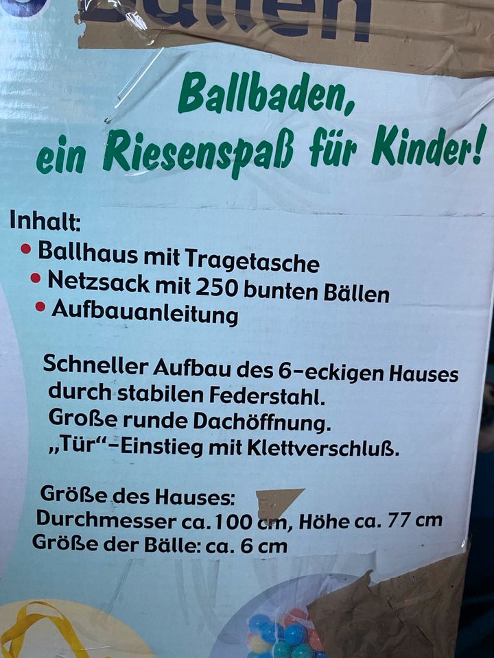 Bällebad 250 Bälle Stoffbegrenzung wenig benutzt faltbar in Erfurt