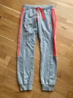 adidas climalite Damen Trainingshose grau Größe XS Dresden - Prohlis-Nord Vorschau