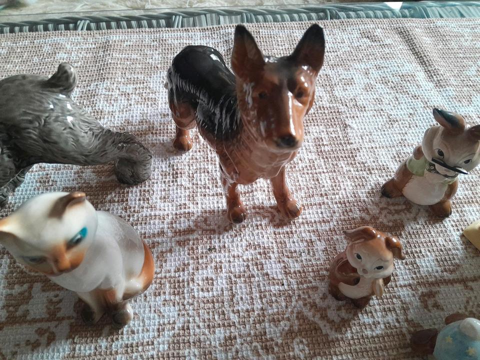 verkaufe original göbel Figuren.  Können auch einzeln gekauft in Oberhausen