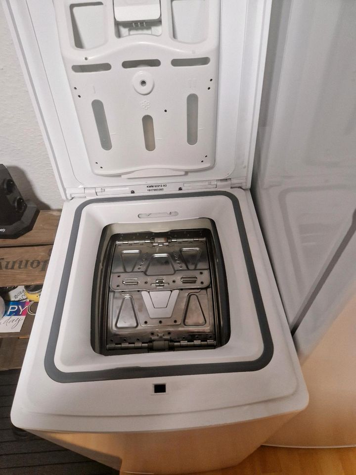 Waschmaschine Toplader 6,5 kg A+++ in Marienmünster