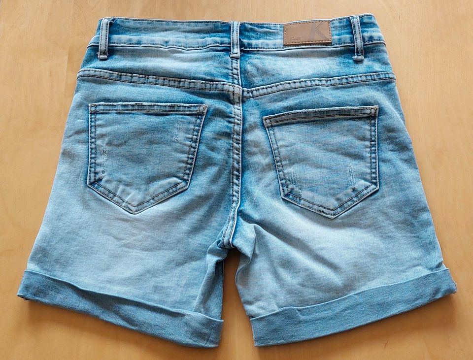 Jeans kurz Größe 152 in Wachau