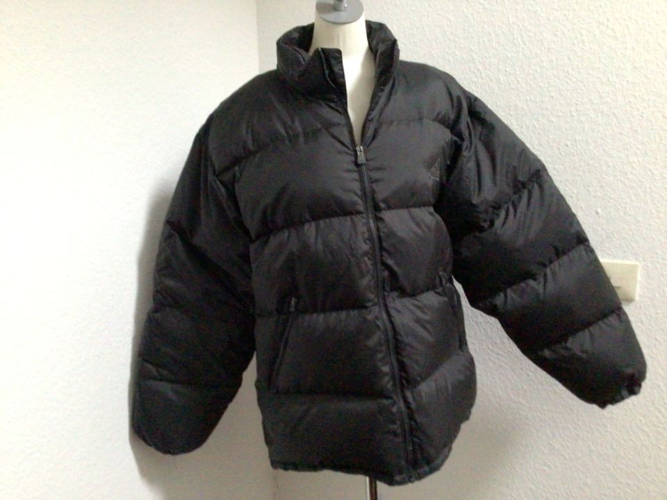 ADIDAS Jacke / Daunenjacke + Gr. L - XL in Düsseldorf