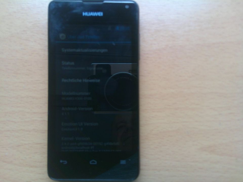 Smartphone  Huawei  Y300-0100 !! in Esens