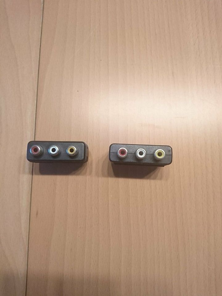 2 Scartanschlüsse an Kabel in Beverungen