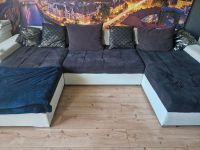 Couch mit Schlaffunktion und Kissen Berlin - Spandau Vorschau