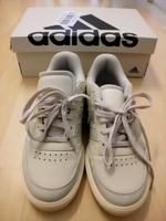 adidas  Damen Sneakers Courtblock Größe F 40 2/3 oder UK 7 Niedersachsen - Uetze Vorschau