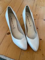 Tamaris Brautschuhe Pumps weiß Niedersachsen - Varel Vorschau