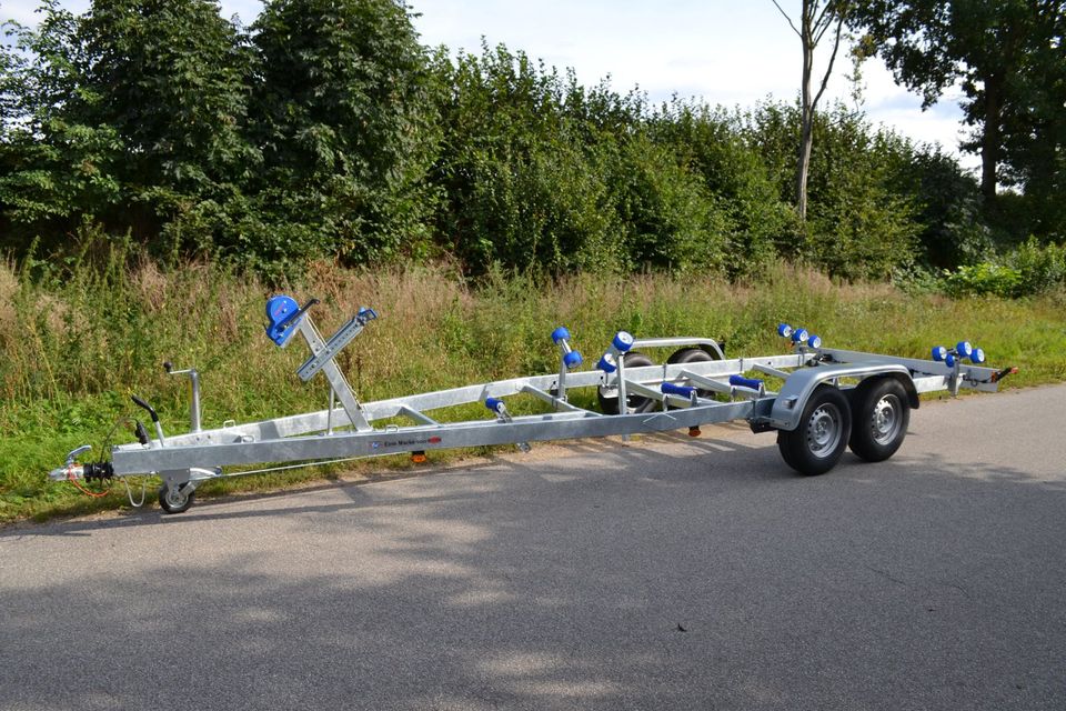 Bootstrailer Trailer Bootsanhänger Tpv Ba 2700 R Rollen in Hamburg