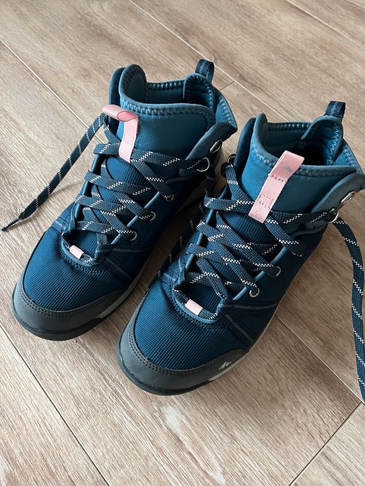 Schöne Wanderschuhe von Quechua, Größe 38 - NEU in Neuenhagen