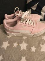Puma Sneakers Größe 38,5 neuwertig Niedersachsen - Schüttorf Vorschau