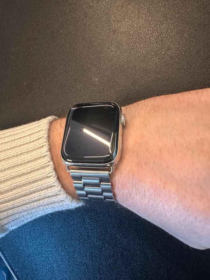 Apple Watch Series 5 GPS + Cellular 44 mm Edelstahl Silber in Dinslaken