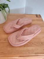 RAID Schuhe Zehentrenner Flipflops 40 41 Hessen - Schwalmtal Vorschau