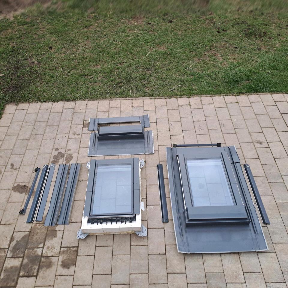 2 x Dachfenster 55x78 Velux mit Eindeckrahmen - Preis pro Fenster in Pöhl