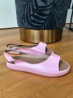 NEU Sandalen Rose mit Gummizug aus weichem Kunstleder München - Thalk.Obersendl.-Forsten-Fürstenr.-Solln Vorschau