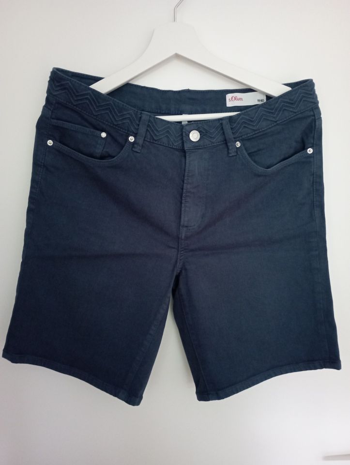 s.Oliver Shorts blau in 40 in Herne