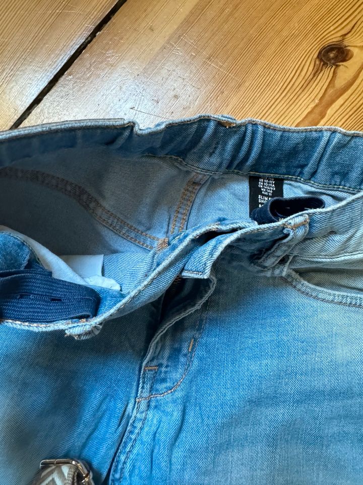 Shorts Jeans H& M slim Größe 140 in Cottbus