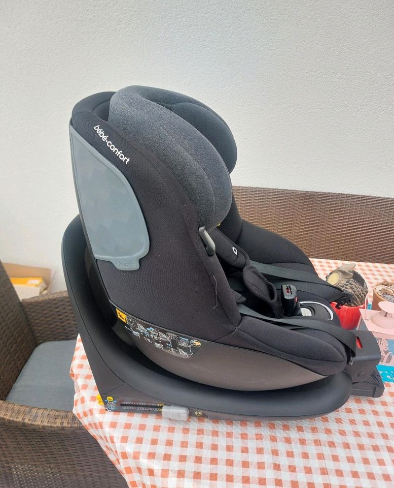 Kinderautositz  / Bebe- Confort 360 grad Drehung zu Verkaufen in Waghäusel