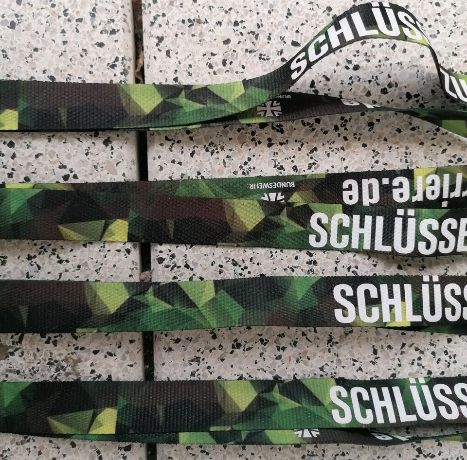 4 Bundeswehr Bw Schlüsselband Schlüsselanhänger Lanyard Flecktarn in Wiesbaden