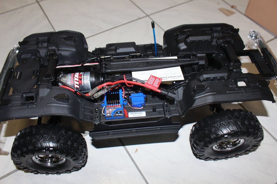 Traxxas TRX 92056 -4  Chevy K 10 High Trail 1:10 RC Crawler NEU in Tüßling