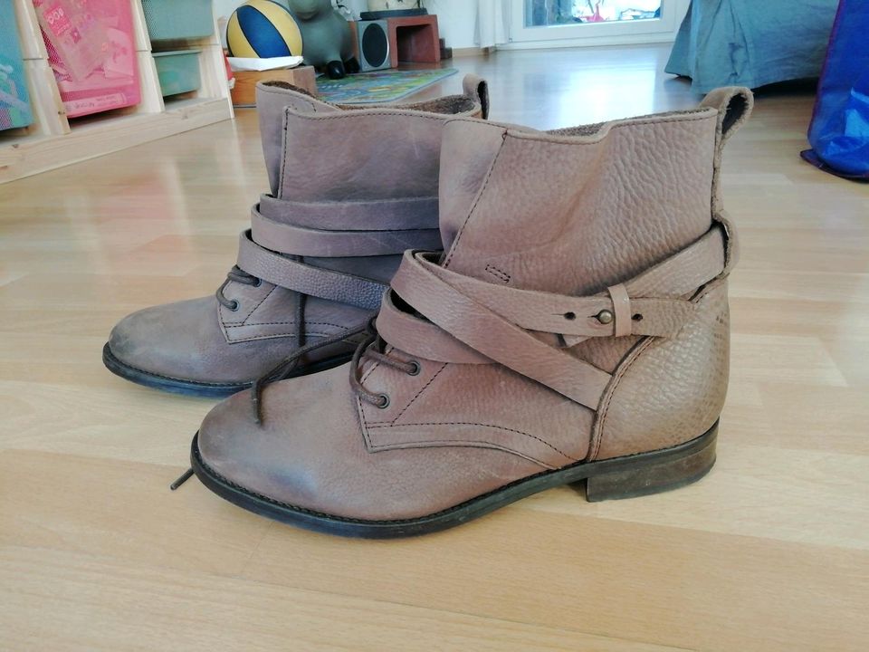 Akira Schuhe Boots in Lübeck