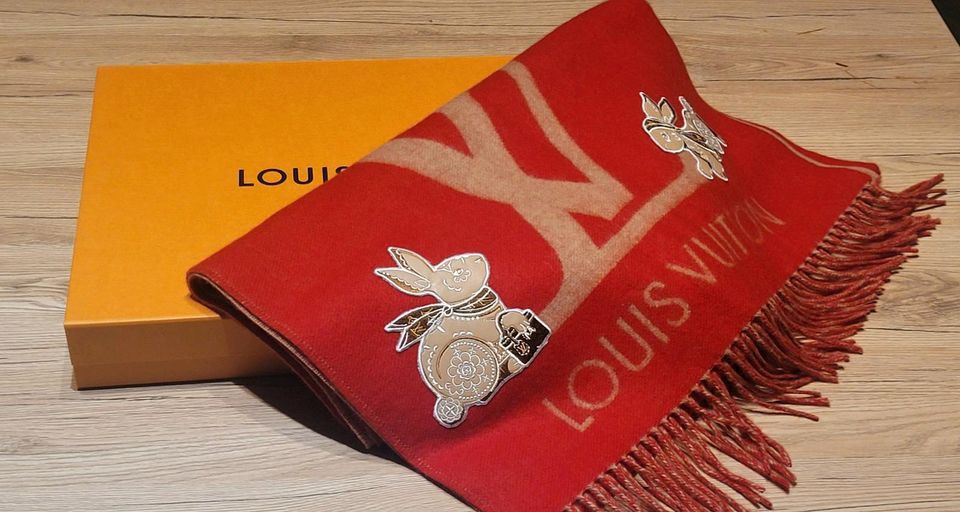 2023 Limited Edition Louis Vuitton PRECIOUS RABBIT REYKJAVIK SCARF