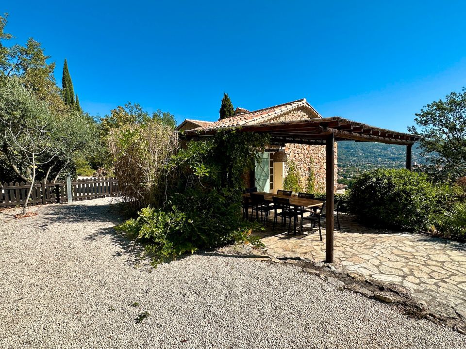 Idyllisches Feriendomizil mit atemberaubendem Ausblick in Draguignan in Saarbrücken