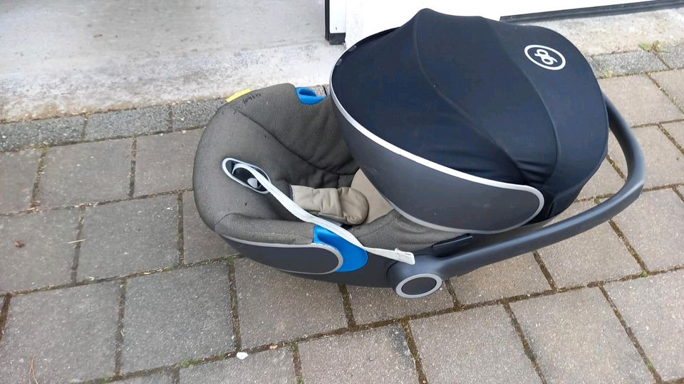 Maxi Cosi von gb mit Isofixstation in Memmelsdorf