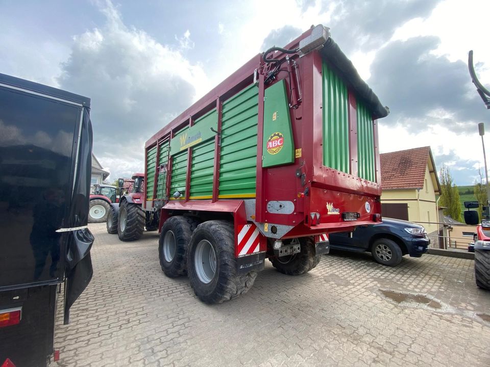 Strautmann Transportwagen Giga Trailer 4002 DO Häckselwagen in Gudensberg