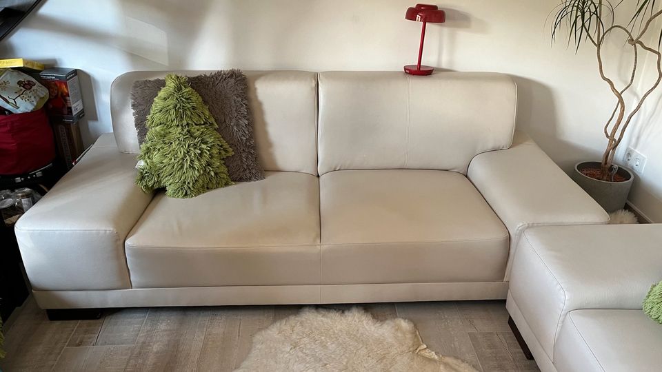 Sofa, Couch, 3- und 2-Sitzer, Kunstleder, sehr gepflegter Zustand in Königsee