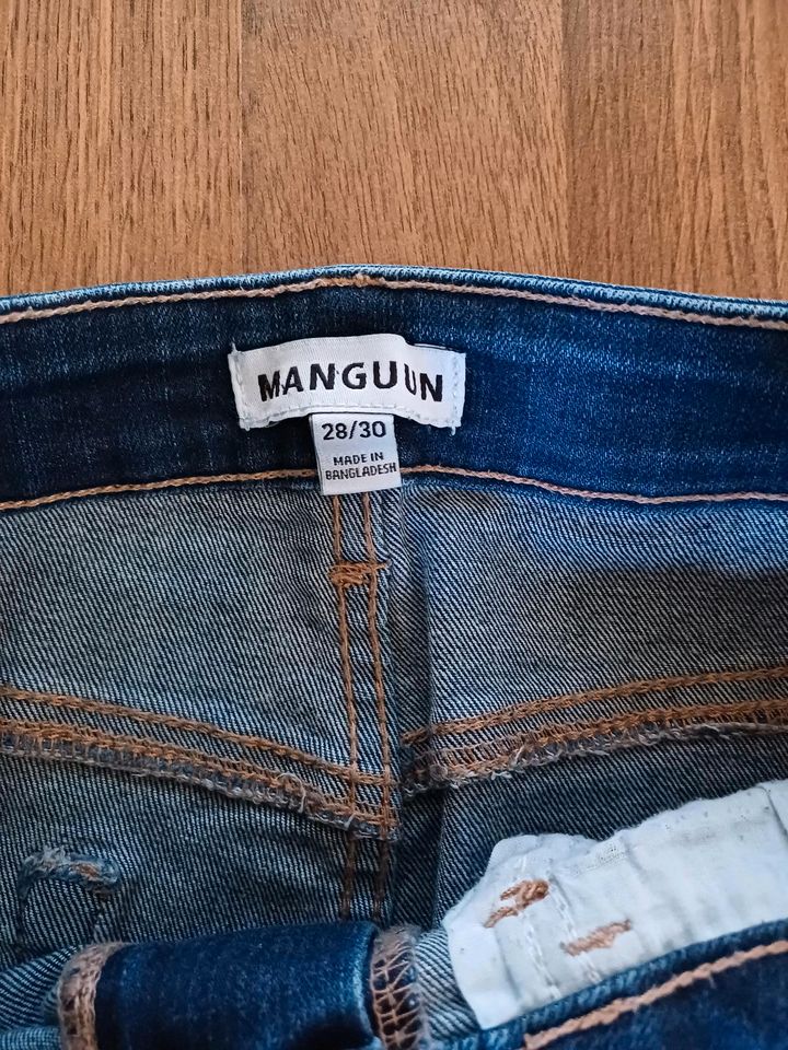 Damen Jeans Manguun Gr 28/30 neuwertig in Nideggen / Düren