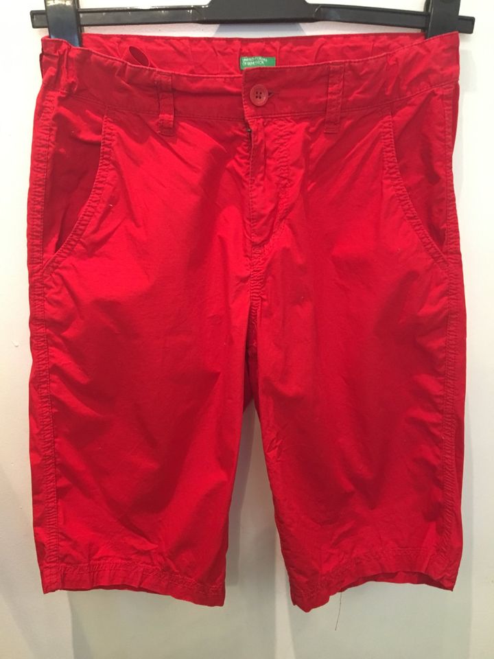 Shorts Bermudas Sommerhose ROT TOP 170 176 Benetton H+M in Berlin