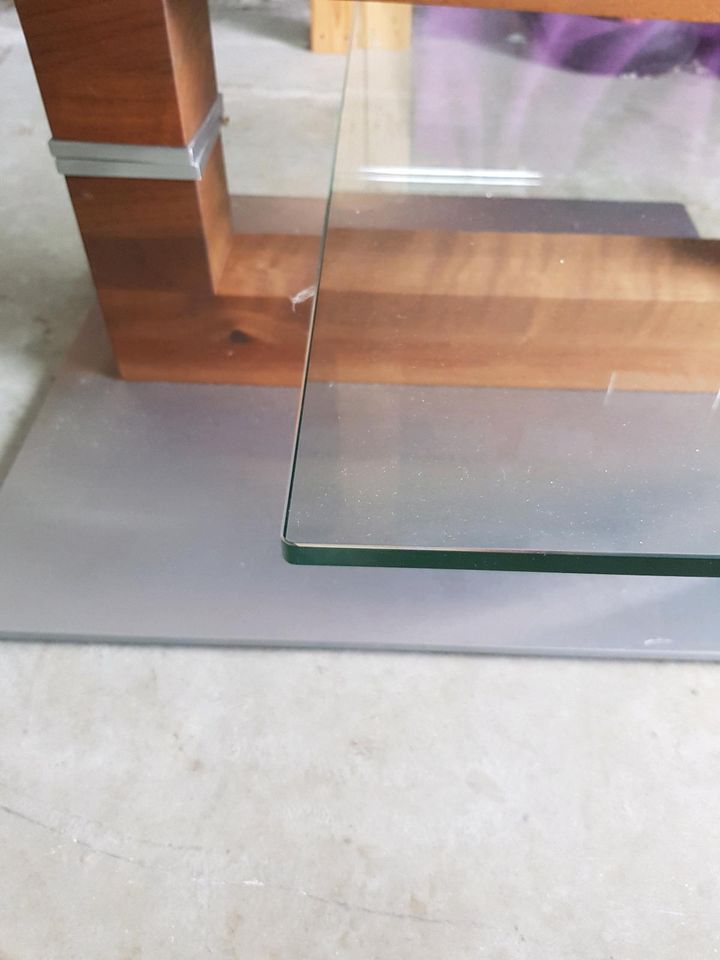 Glastisch sehr stabil in Ahlen