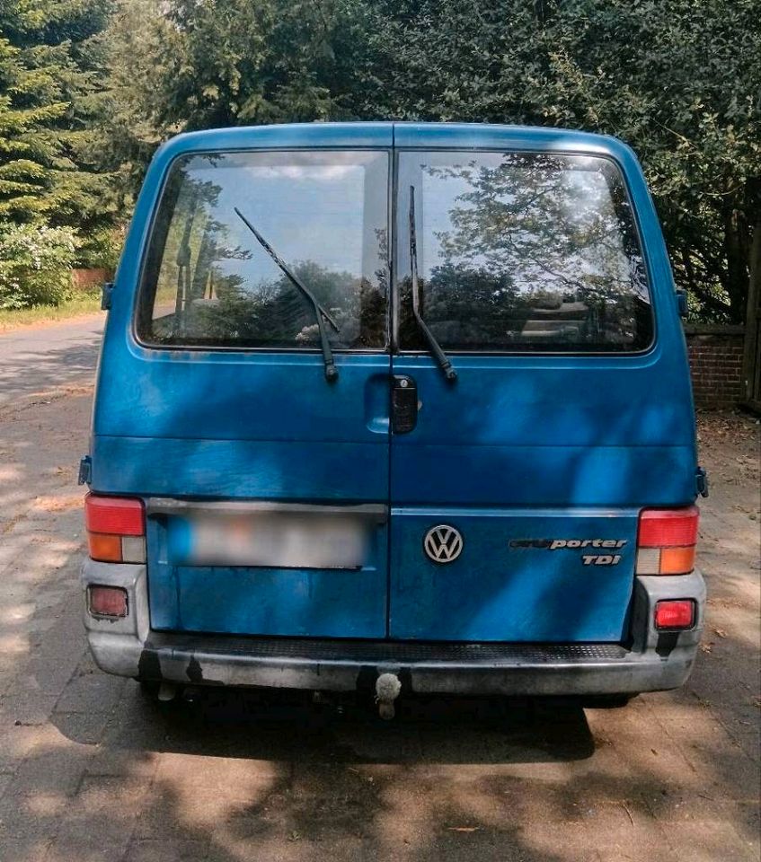 VW T4 Bus, Tüv12/25, 2,5l , langer Radstand, 9Sitzer in Dägeling