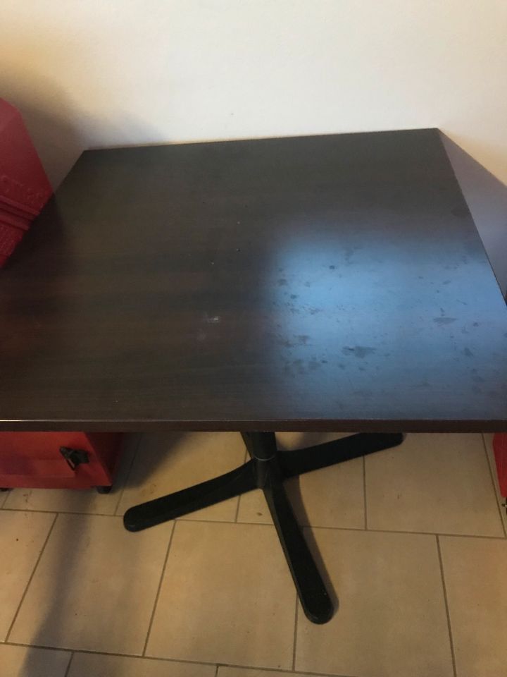 Tisch mit 2 Stühlen in Kirchroth