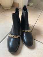 Asos Stiefeletten  mit Kette schwarz Stuttgart - Vaihingen Vorschau